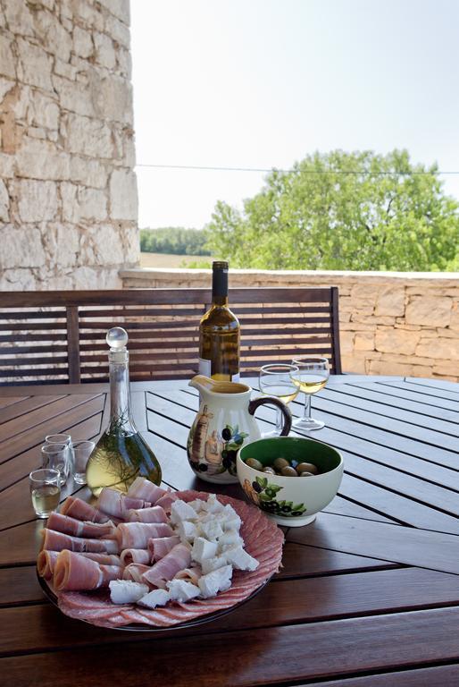 Holiday Home Stancija Becic Mugeba المظهر الخارجي الصورة